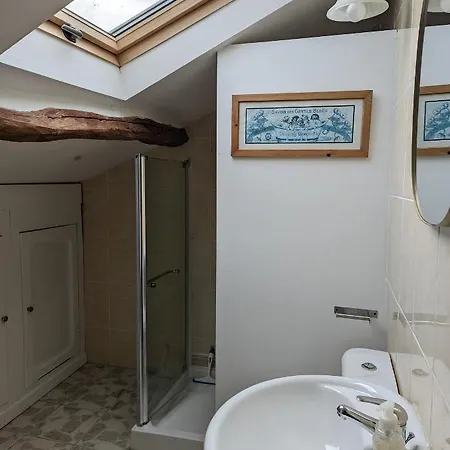 Closerie Les Roches - Charming And Spacious 2 Bedroom Holiday home *