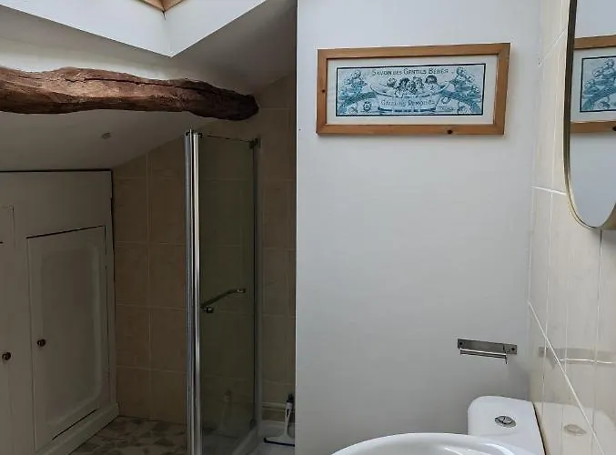 Closerie Les Roches - Charming And Spacious 2 Bedroom بيت للعطل *